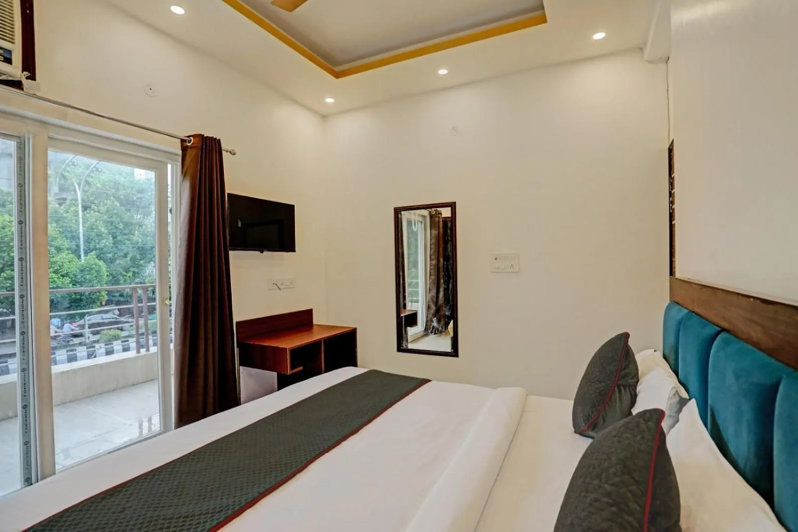 Hotel Sana New Delhi